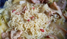 酸汤方便面爆料视频,揭秘网红视频背后的真相