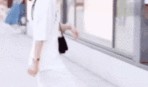 抖音街拍网红吃瓜,网红现场吃瓜，趣味瞬间尽收眼底