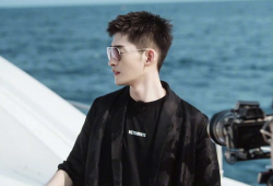 导演爆料张翰视频大全最新,张翰幕后花絮视频大公开，精彩瞬间尽收眼底